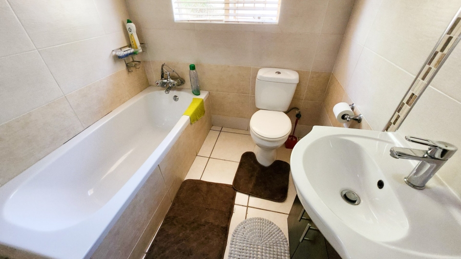 4 Bedroom Property for Sale in Wilkoppies North West